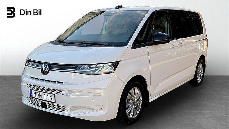 Vit (candyvit) Begagnad 2022 VW Multivan Life Minibuss | 495 000 kr (Marknadspris) - Bild 1/4