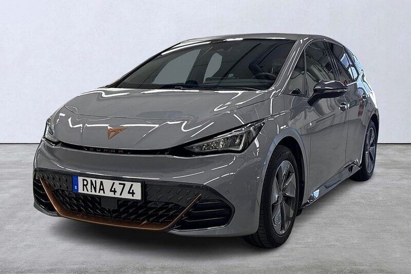 Ljusgrå (grå) Begagnad 2022 Cupra Born Halvkombi | 294 900 kr (Lite dyr) - Bild 1/4