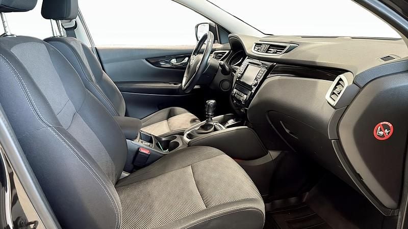 Begagnad Nissan Qashqai N-Connecta 110 HK (80 kW) 2017 Svart SUV