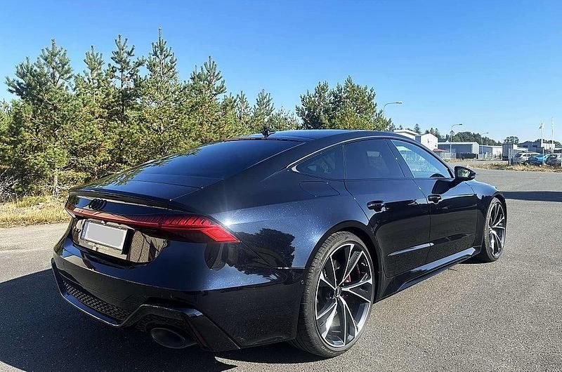 Begagnad Audi RS7 600 HK (441 kW) 2021 Sebringsvart kristalleffekt| svart läder valcona Halvkombi