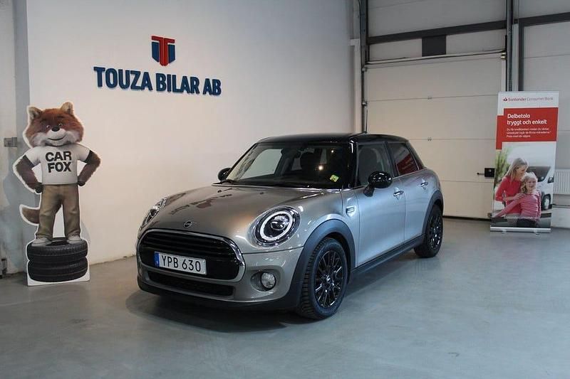 Grå Begagnad 2019 Mini Cooper Pepper Halvkombi | 184 900 kr (Marknadspris) - Bild 1/4