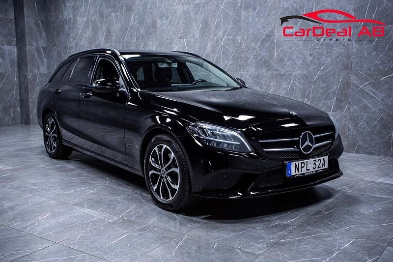 Svart Begagnad 2019 Mercedes C200 Avantgarde Kombi | 179 800 kr (Marknadspris) - Bild 1/4