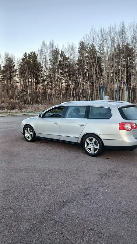 Begagnad 2010 VW Passat Halvkombi | 19 999 kr - Bild 1/4