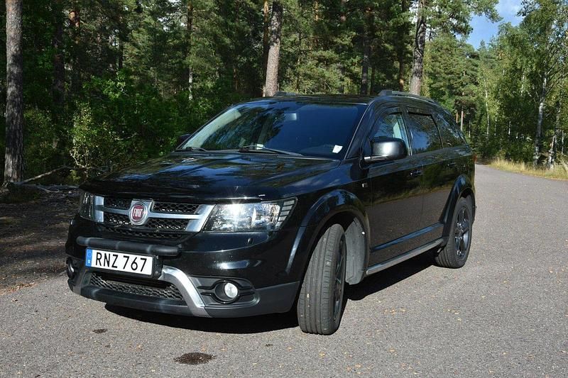Svart Begagnad 2015 Fiat Freemont Black Code SUV | 156 000 kr (Dyr) - Bild 1/4