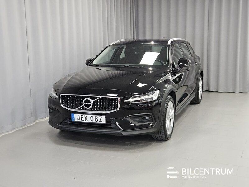 Svart Begagnad 2021 Volvo V60 CC Kombi | 249 900 kr (Bra pris) - Bild 1/4