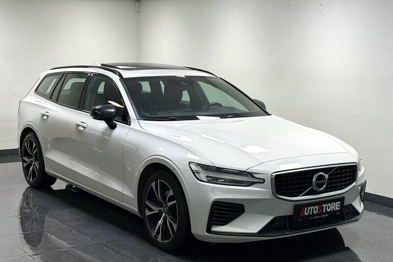 Vit Begagnad 2019 Volvo V60 R-Design Kombi | 259 800 kr (Superpris) - Bild 1/4