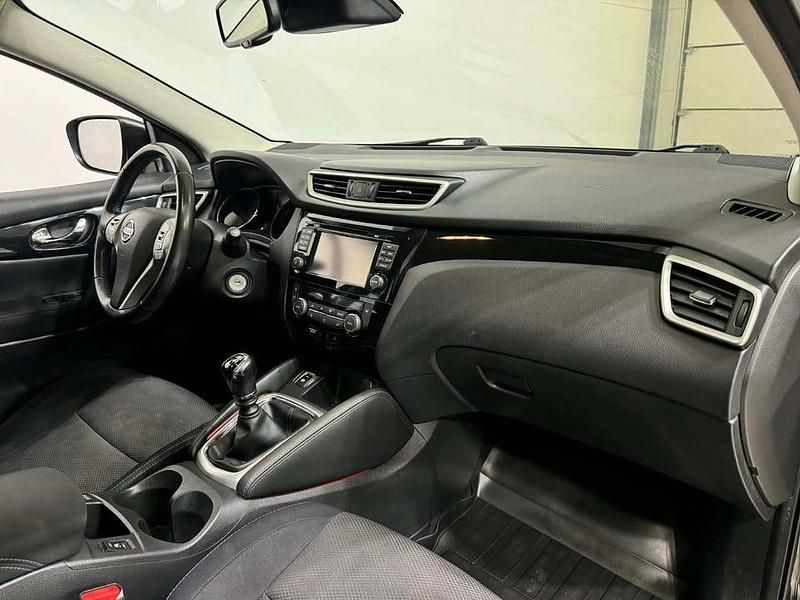 Begagnad Nissan Qashqai 116 HK (85 kW) 2015 Svart SUV