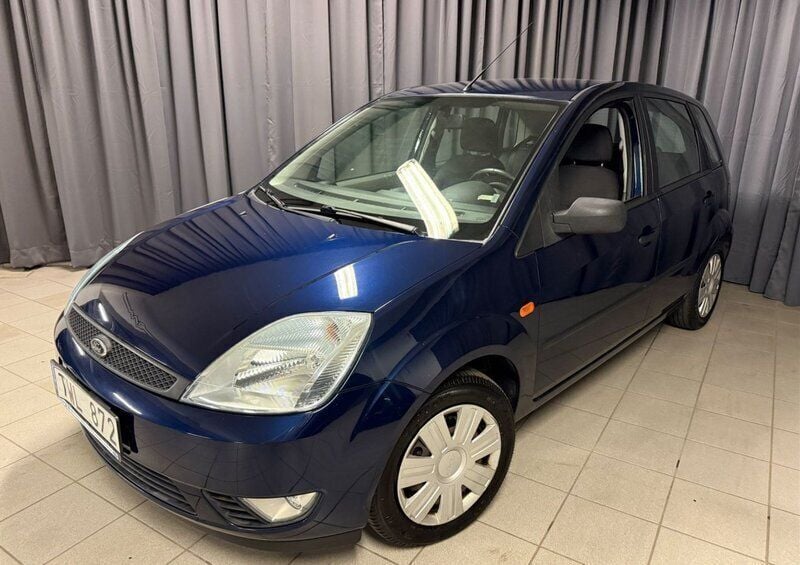 Blå Begagnad 2003 Ford Fiesta SE Halvkombi | 34 900 kr (Dyr) - Bild 1/4