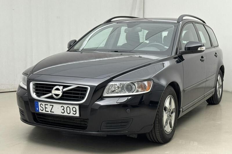 Svart Begagnad 2011 Volvo V50 Kinetic Kombi | 90 000 kr (Marknadspris) - Bild 1/4