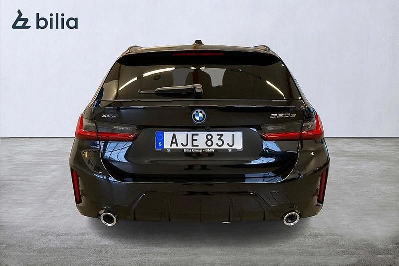 Begagnad BMW 330e 2026 Svart Kombi