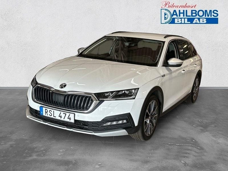 Vit Begagnad 2022 Skoda Octavia Scout Comfort Kombi | 319 900 kr (Marknadspris) - Bild 1/4