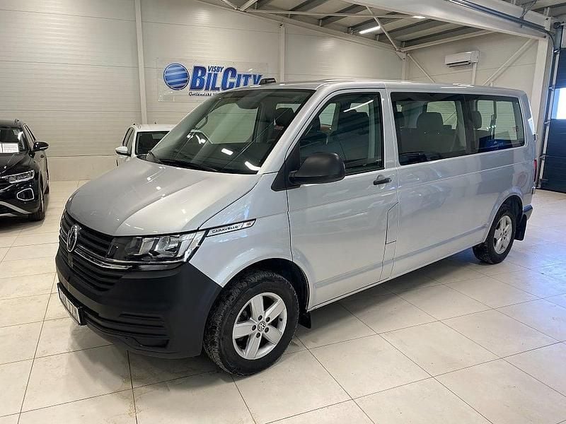 Begagnad VW Caravelle Trendline 150 HK (110 kW) 2022 Silver Minibuss