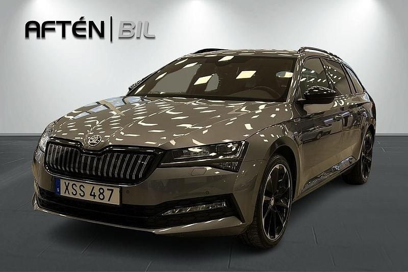 Begagnad Skoda Superb Business Line 218 HK (160 kW) 2023 Grå Kombi