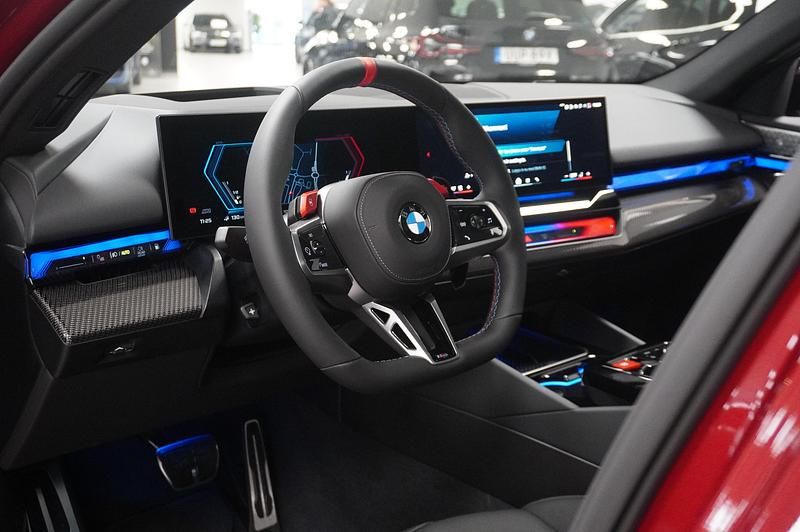 Ny BMW M5 Comfort Edition 2026 Röd Sedan