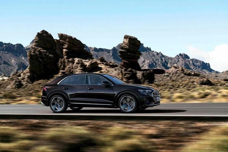 Begagnad Audi Q8 S-Line 490 HK (360 kW) 2024 SUV