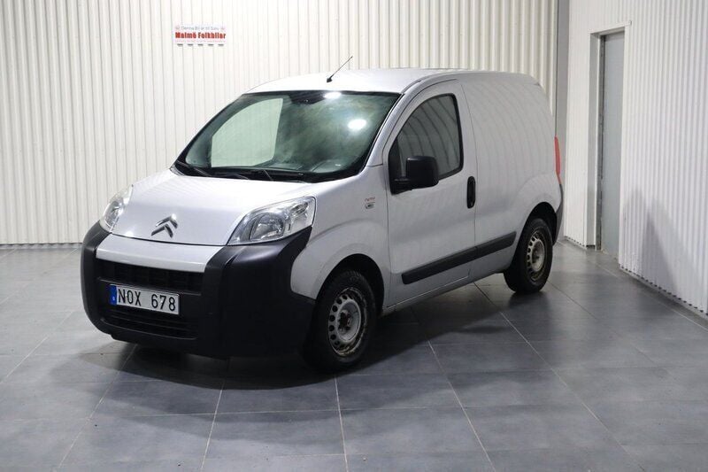 Mörkgrå (grå) Begagnad 2008 Citroën Nemo Minibuss | 29 900 kr (Marknadspris) - Bild 1/4