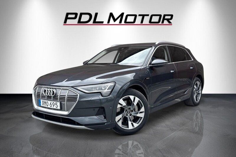 Mörkgrå Begagnad 2022 Audi e-tron SUV | 389 900 kr (Bra pris) - Bild 1/4