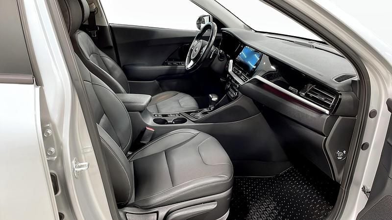 Begagnad Kia Niro Advance 2020 Grå SUV