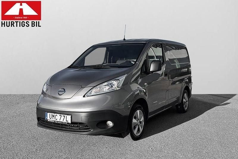 Begagnad Nissan e-NV200 Comfort 80 kW (109 HK) 2021 Gråmet Minibuss