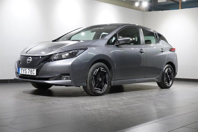 Grå/silver Begagnad 2023 Nissan Leaf Acenta Halvkombi | 198 800 kr (Superpris) - Bild 1/4