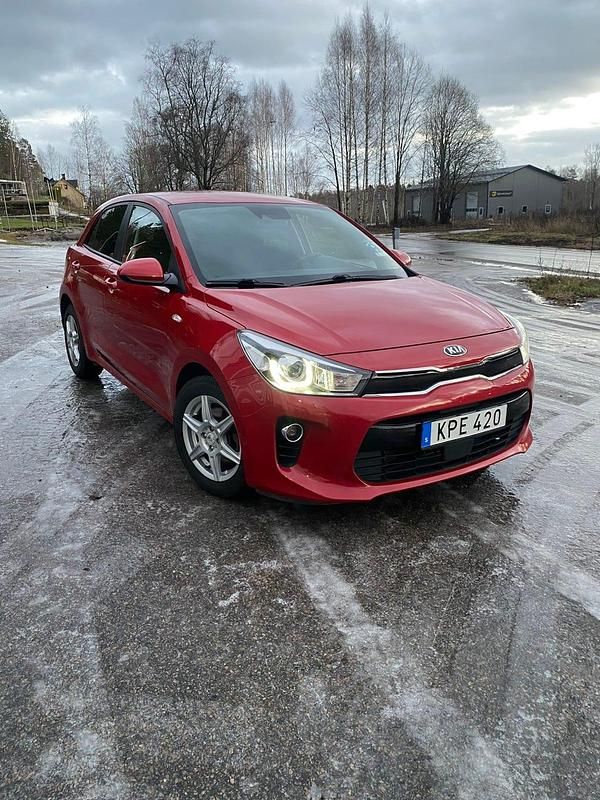 Begagnad 2019 Kia Rio Halvkombi | 158 000 kr (Marknadspris) - Bild 1/4