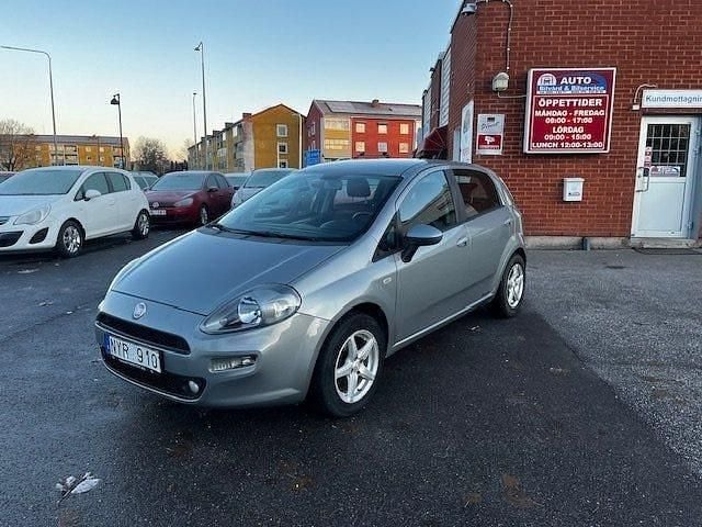 Grå Begagnad 2012 Fiat Punto Easy Halvkombi | 33 900 kr - Bild 1/4