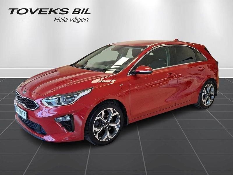 Röd Begagnad 2019 Kia Ceed Halvkombi | 179 000 kr (Marknadspris) - Bild 1/4