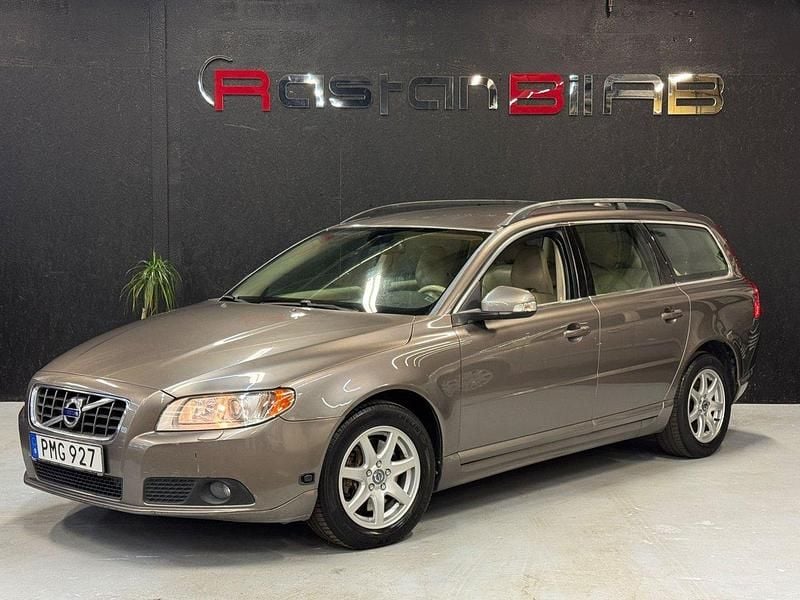 Grå Begagnad 2010 Volvo V70 Momentum Kombi | 65 000 kr (Bra pris) - Bild 1/4