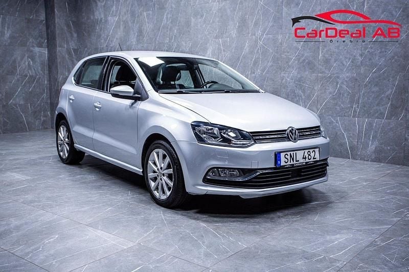 Silver Begagnad 2017 VW Polo Halvkombi | 124 800 kr (Bra pris) - Bild 1/4