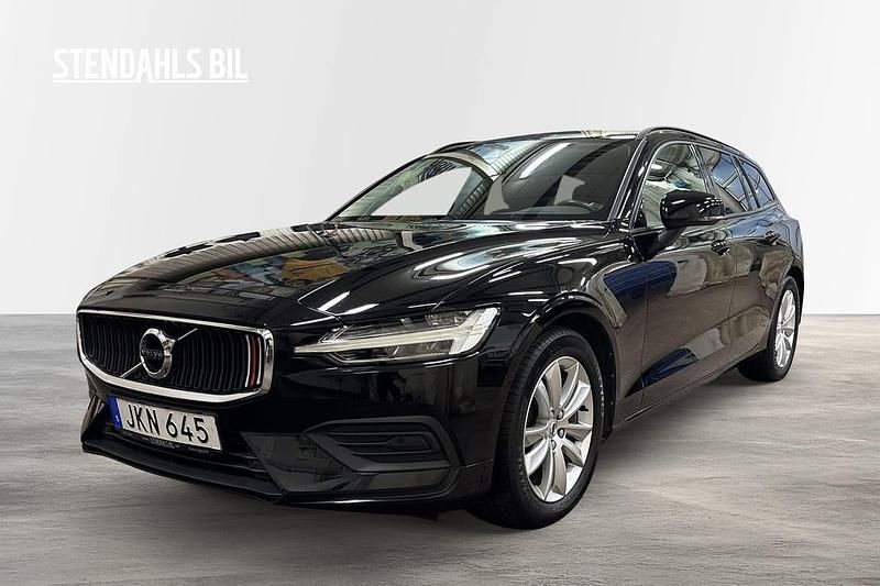 Svart Begagnad 2019 Volvo V60 Momentum Kombi | 259 000 kr (Marknadspris) - Bild 1/4