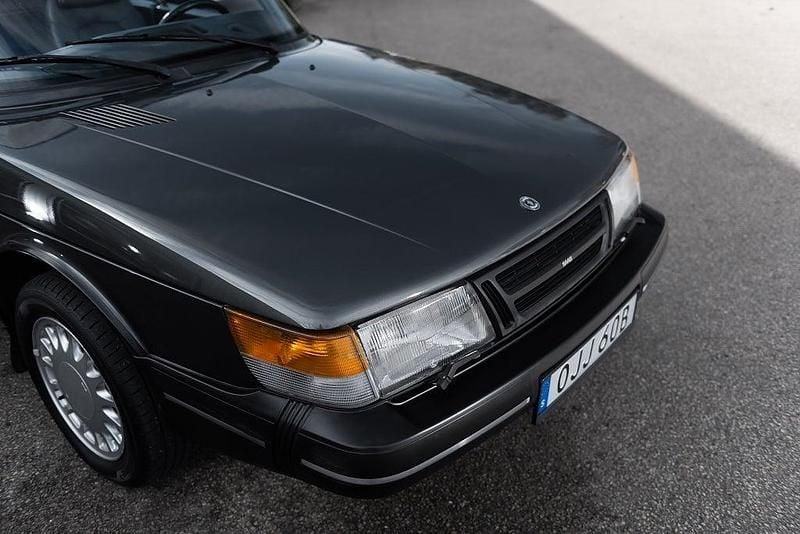 Begagnad Saab 900 Cabriolet 131 HK (96 kW) 1990 Mörkgrå Cab