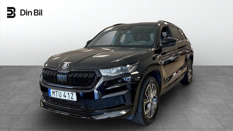 Svart Begagnad 2022 Skoda Kodiaq SportLine SUV | 409 900 kr (Marknadspris) - Bild 1/4