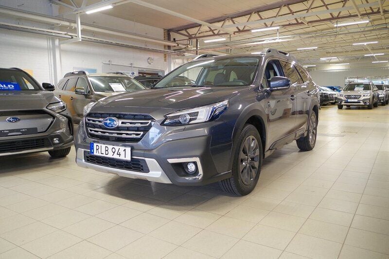 Grå Begagnad 2023 Subaru Outback SUV | 399 000 kr (Marknadspris) - Bild 1/4