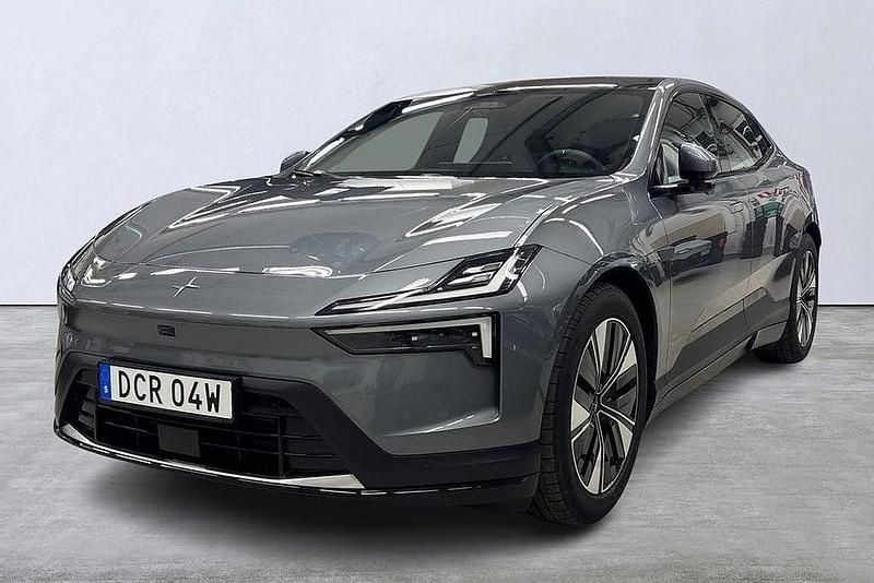 Mörkgrå Begagnad 2024 Polestar 4 Long Range Single Motor SUV | 599 900 kr (Marknadspris) - Bild 1/4