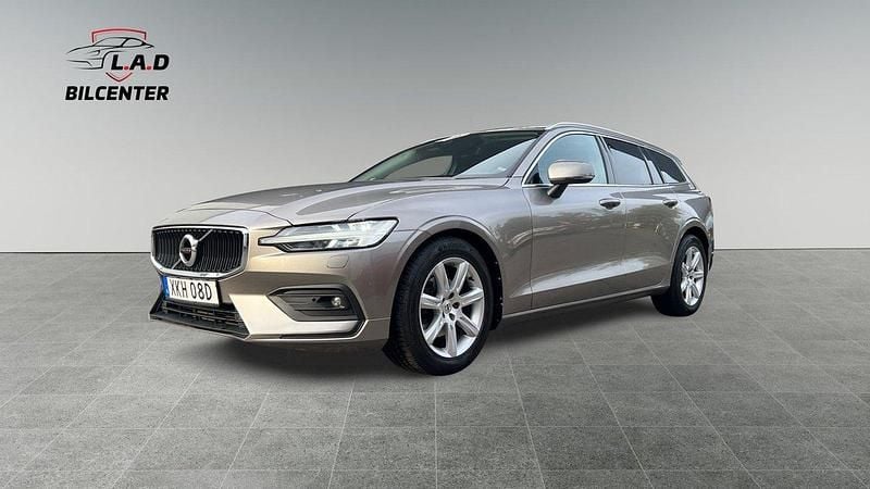 Grå Begagnad 2019 Volvo V60 Momentum Kombi | 249 000 kr (Bra pris) - Bild 1/4