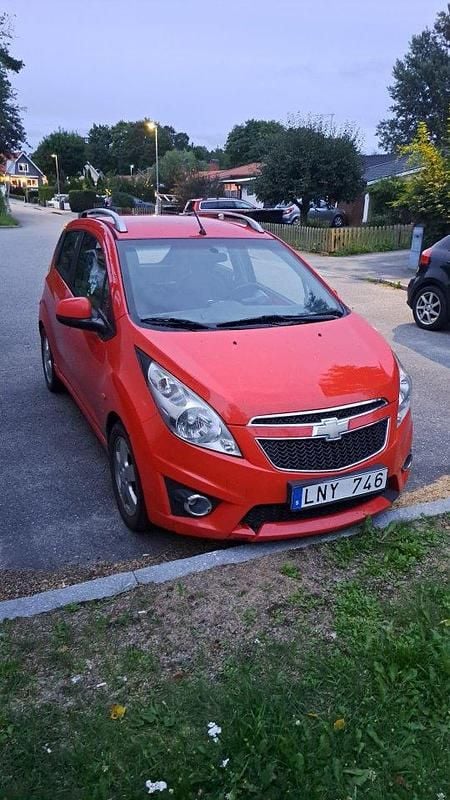 Röd Begagnad 2011 Chevrolet Spark Halvkombi | 26 500 kr (Lite dyr) - Bild 1/1