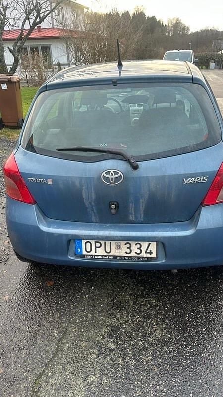 Begagnad 2007 Toyota Yaris Halvkombi | 31 000 kr (Marknadspris) - Bild 1/4