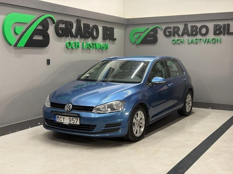 Blå Begagnad 2013 VW Golf VII Halvkombi | 89 900 kr (Marknadspris) - Bild 1/4