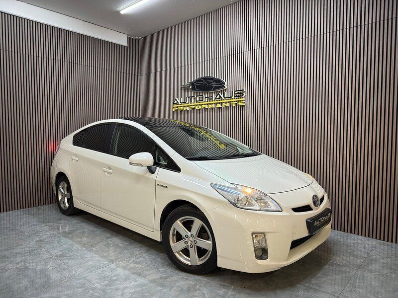 Vit Begagnad 2011 Toyota Prius Halvkombi | 124 900 kr (Lite dyr) - Bild 1/4