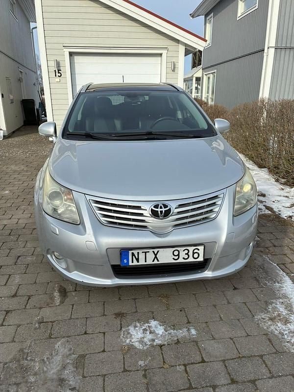 Begagnad Toyota Avensis 177 HK (130 kW) 2011 Kombi