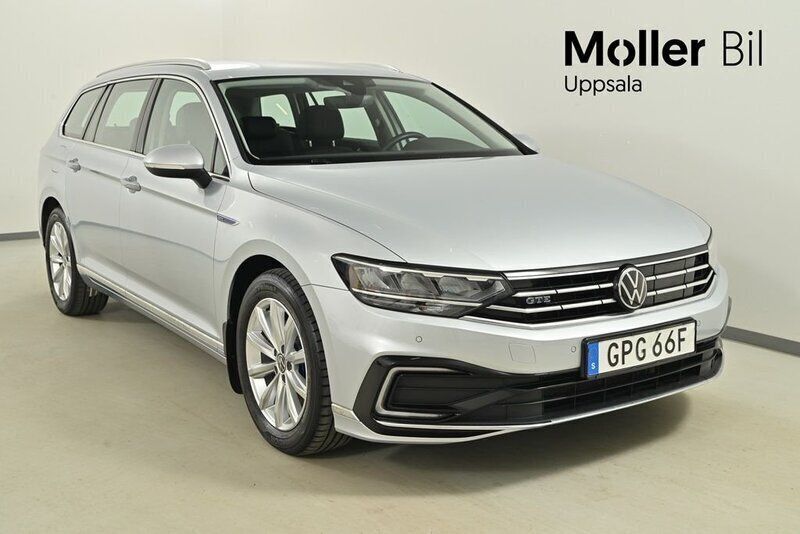 Silver Begagnad 2023 VW Passat GTE Kombi | 329 900 kr (Superpris) - Bild 1/3