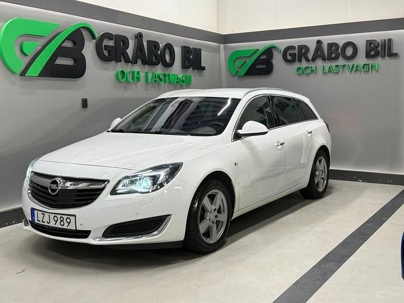 Vit Begagnad 2016 Opel Insignia Kombi | 99 900 kr (Marknadspris) - Bild 1/4