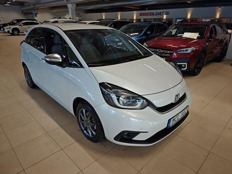 Vit Begagnad 2021 Honda Jazz Executive Halvkombi | 219 900 kr (Bra pris) - Bild 1/4