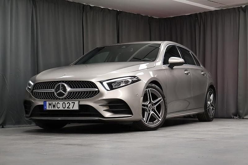 Silver Begagnad 2020 Mercedes A200 Advanced Plus Halvkombi | 254 000 kr (Marknadspris) - Bild 1/4