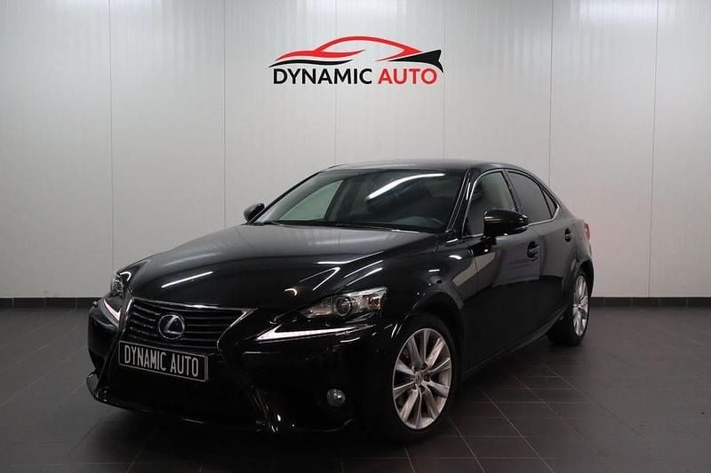 Svart Begagnad 2014 Lexus IS300h Executive Line Sedan | 179 900 kr (Marknadspris) - Bild 1/4