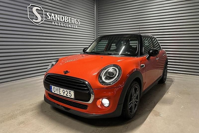 Orange Begagnad 2018 Mini Cooper Pepper Halvkombi | 158 500 kr (Marknadspris) - Bild 1/4
