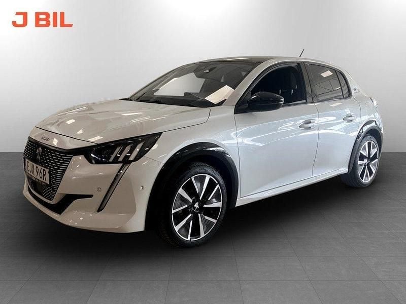 Begagnad Peugeot e-208 GT 100 kW (136 HK) 2022 Vit Halvkombi
