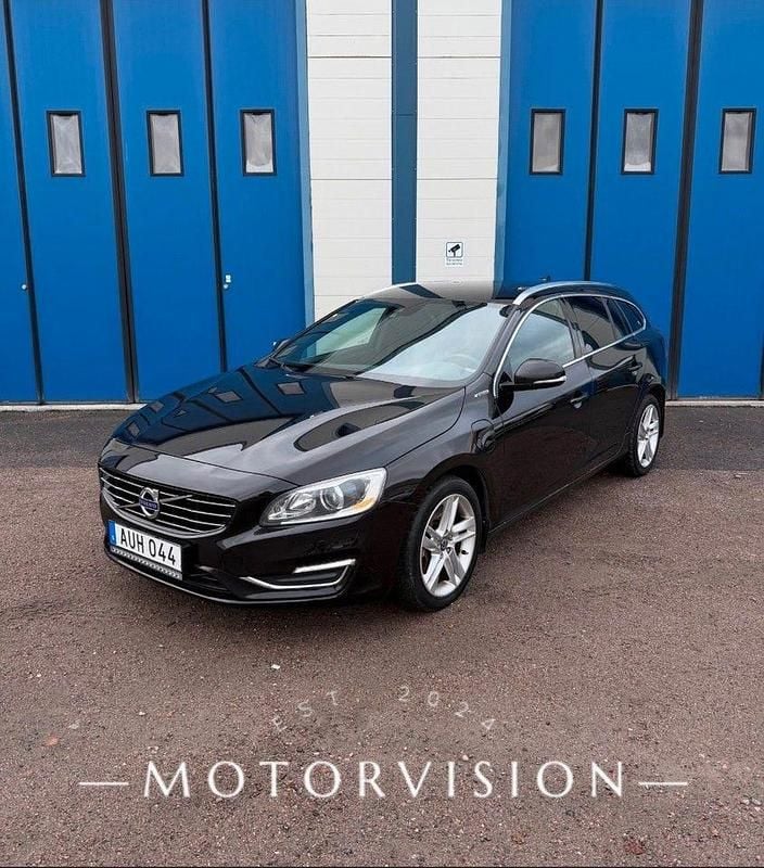 Svart Begagnad 2014 Volvo V60 Summum Kombi | 119 000 kr (Bra pris) - Bild 1/4