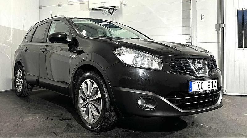 Svart Begagnad 2013 Nissan Qashqai +2 SUV | 79 900 kr (Marknadspris) - Bild 1/4