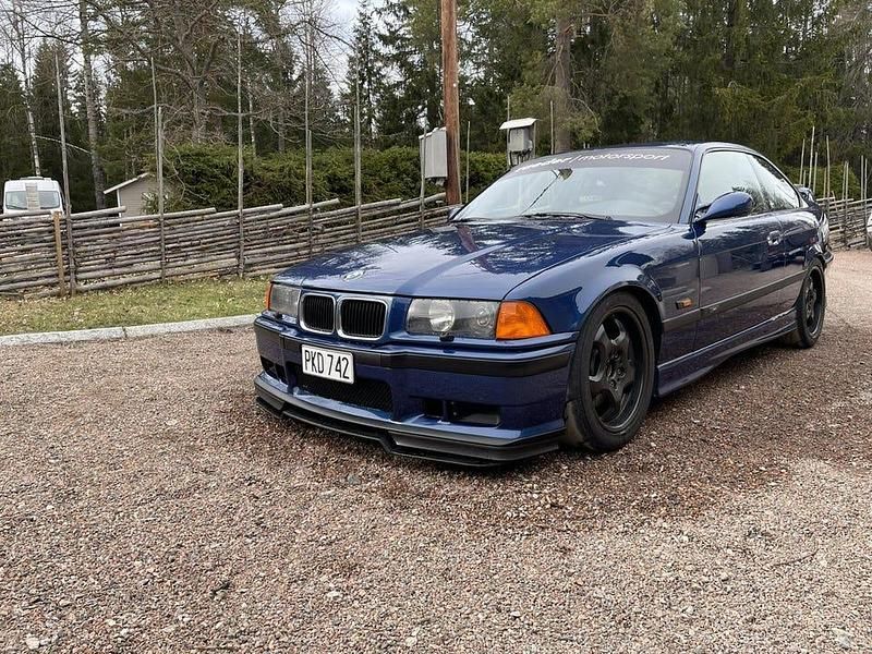 Begagnad 1993 BMW M3 Sportkupé | 270 000 kr - Bild 1/4